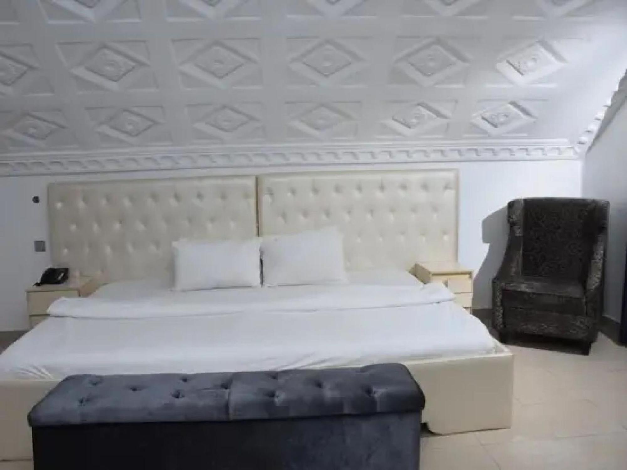 Room In Lodge - Ambience Hotels Abujahome For Leisure And Business Travellers Exteriér fotografie